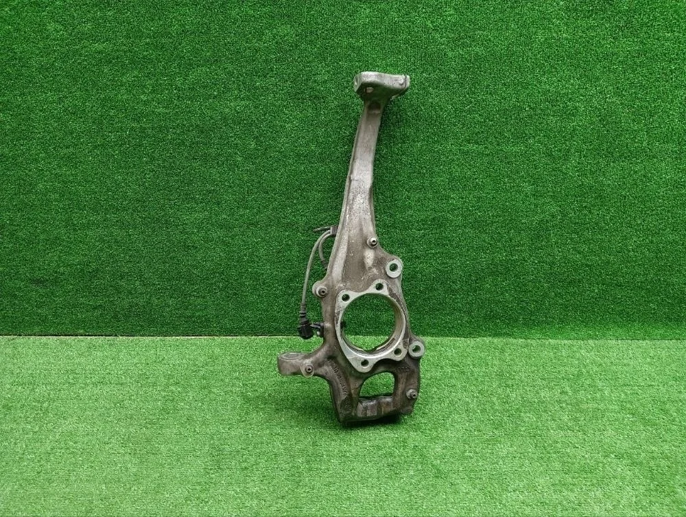 Кулак поворотный передний левый Audi A4 B8 (2007—2012)