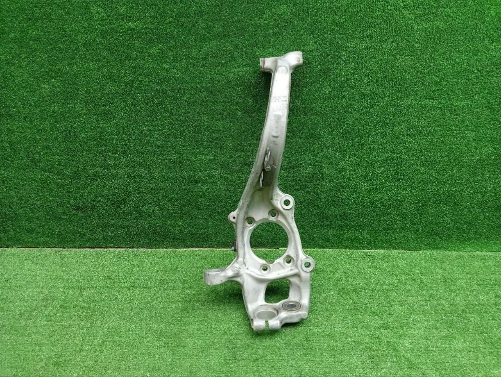 Кулак поворотный передний правый Audi A4 B8 (2007—2012)