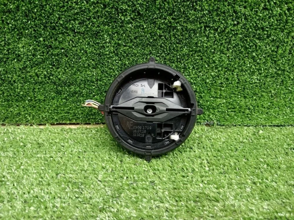 Моторчик регулировки зеркала левый Audi Q3 I (2011—2014)