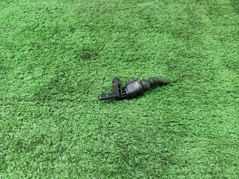 Датчик ABS передний левый Audi Q3 I (2011—2014)