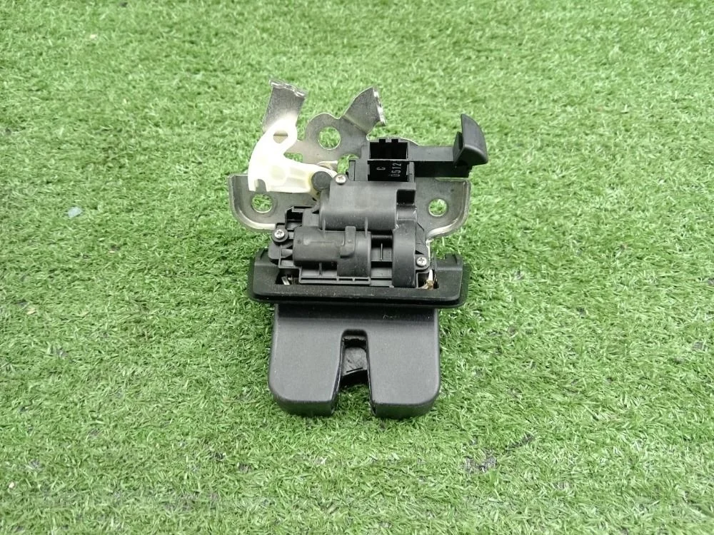 Замок крышки багажника Audi Q3 I (2011—2014)