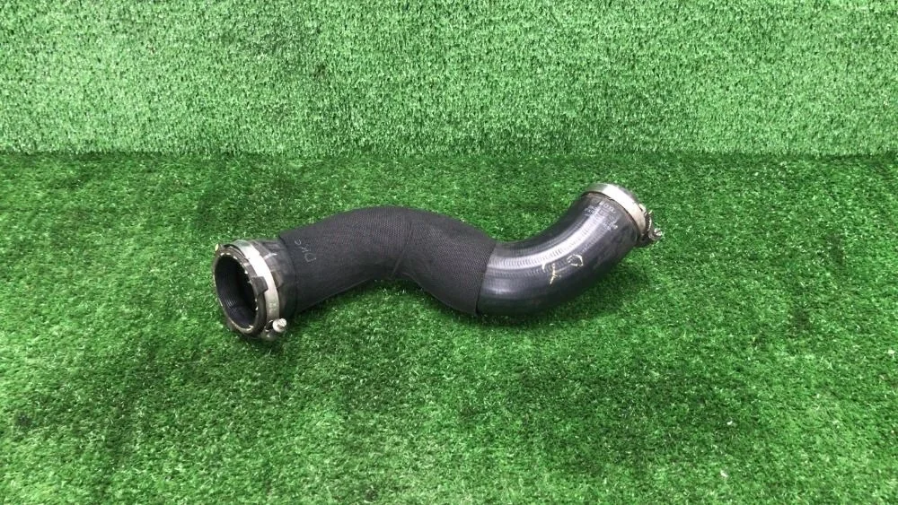 Патрубок интеркулера Audi A4 B8 (2007—2012)