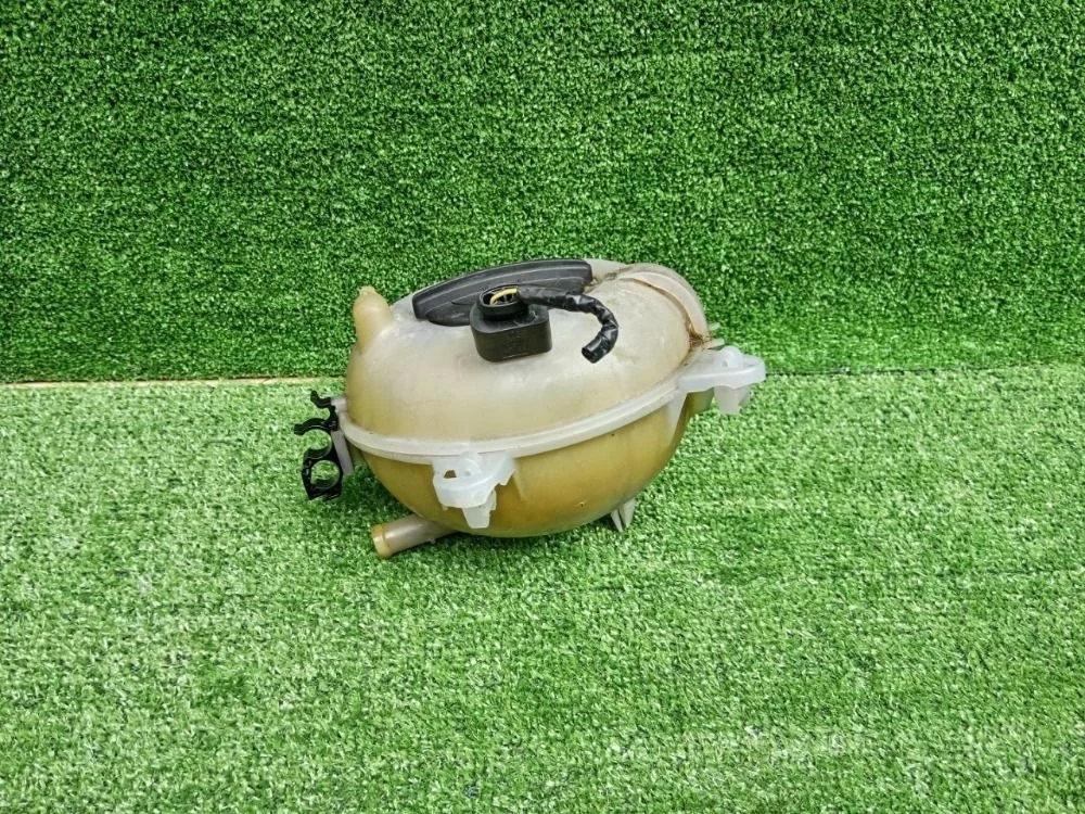 Бачок расширительный 5Q0121407M Volkswagen Golf Mk7 (2012—2017)