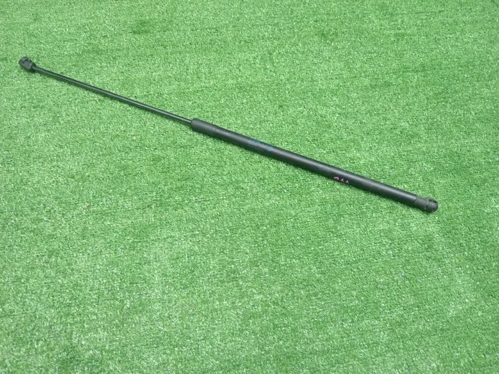 Амортизатор капота Volkswagen Golf Mk6 (2008—2012)