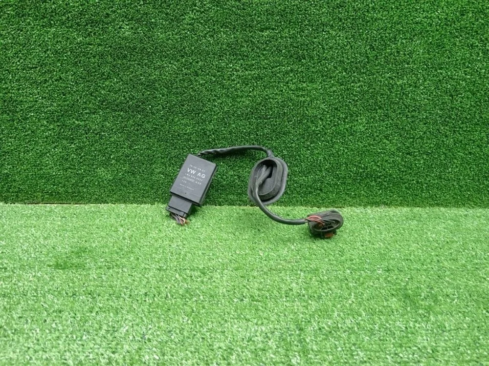 Блок управления бензонасосом Audi A3 8P рестайлинг 2 (2008—2013)