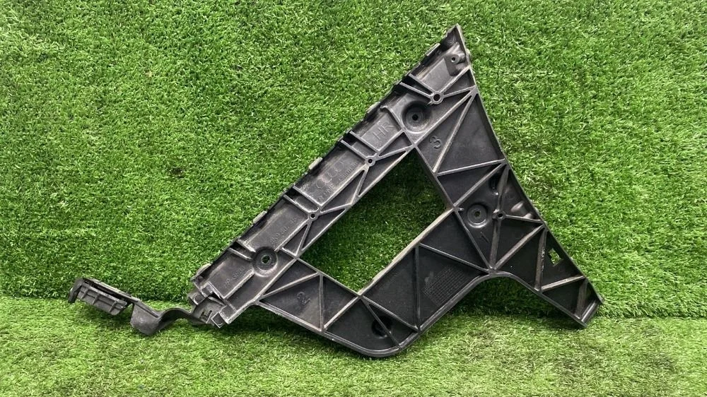 Крепление заднего бампера правое Audi A4 B8 (2007—2012)