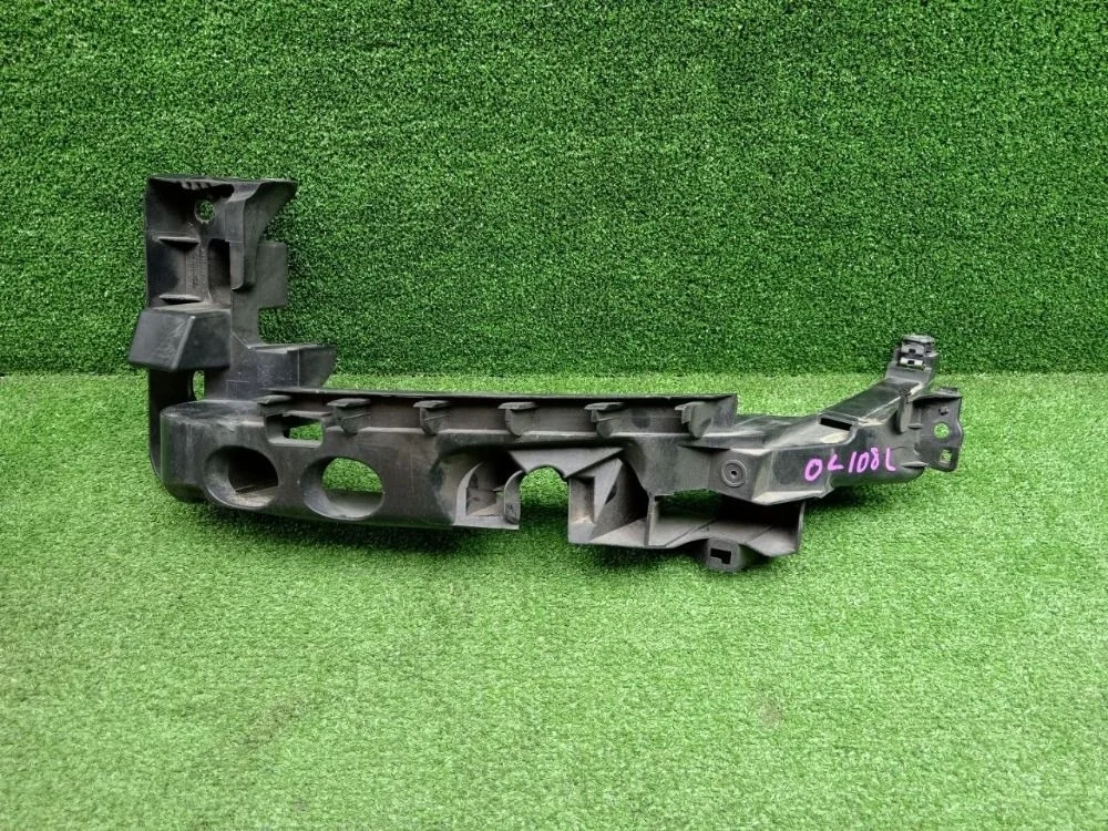 Кронштейн фары Audi A3 8P рестайлинг 2 (2008—2013)