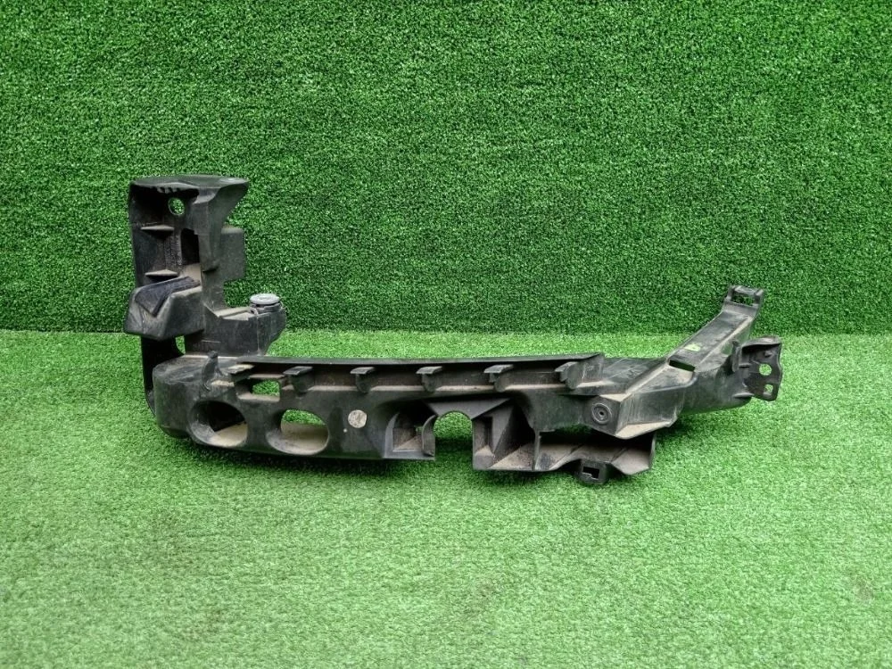 Кронштейн фары Audi A3 8P рестайлинг 2 (2008—2013)