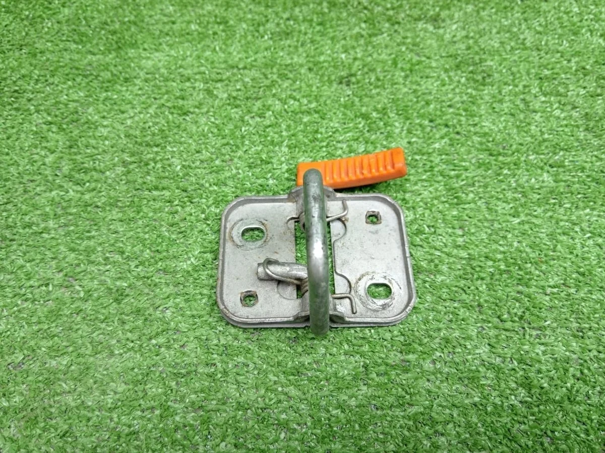 Крюк замка  капота Volkswagen Scirocco III (2008—2014)