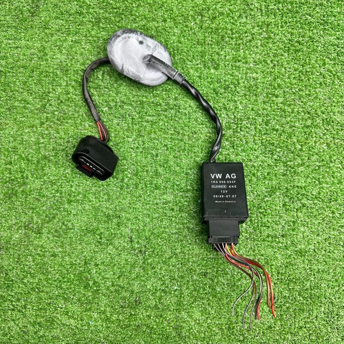 Блок управления бензонасосом Volkswagen Scirocco III (2008—2014)