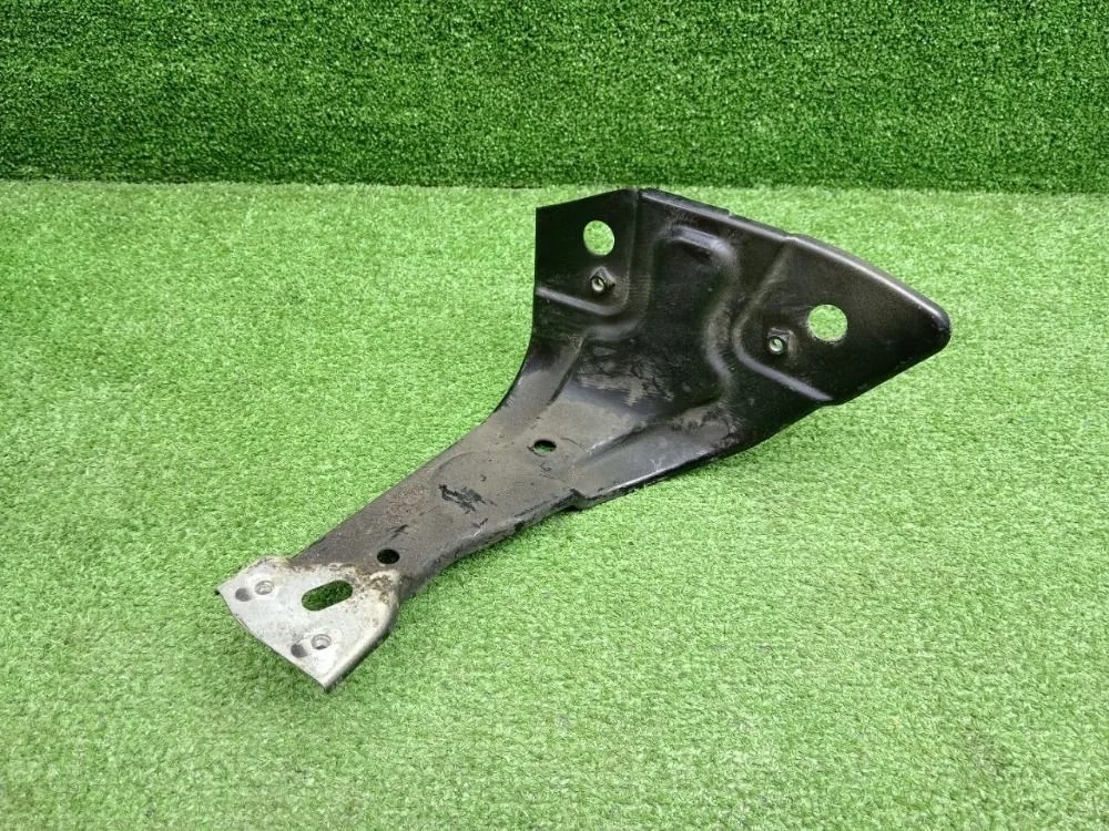 Кронштейн крепления крыла Volkswagen Passat B7 (2010—2015)