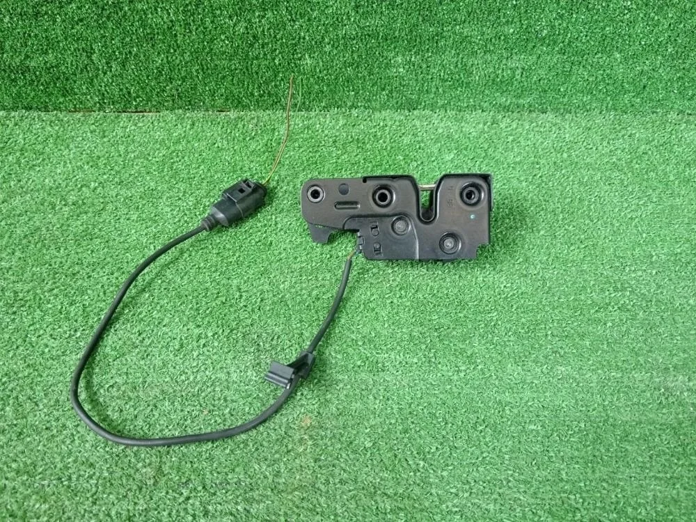 Замок капота Audi A5 I рестайлинг (2011—2016)