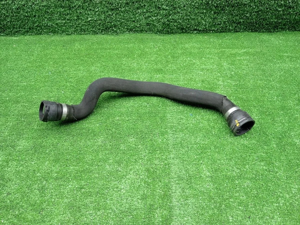 Патрубок охлаждения (радиатора) Audi A4 B8 (2007—2012)