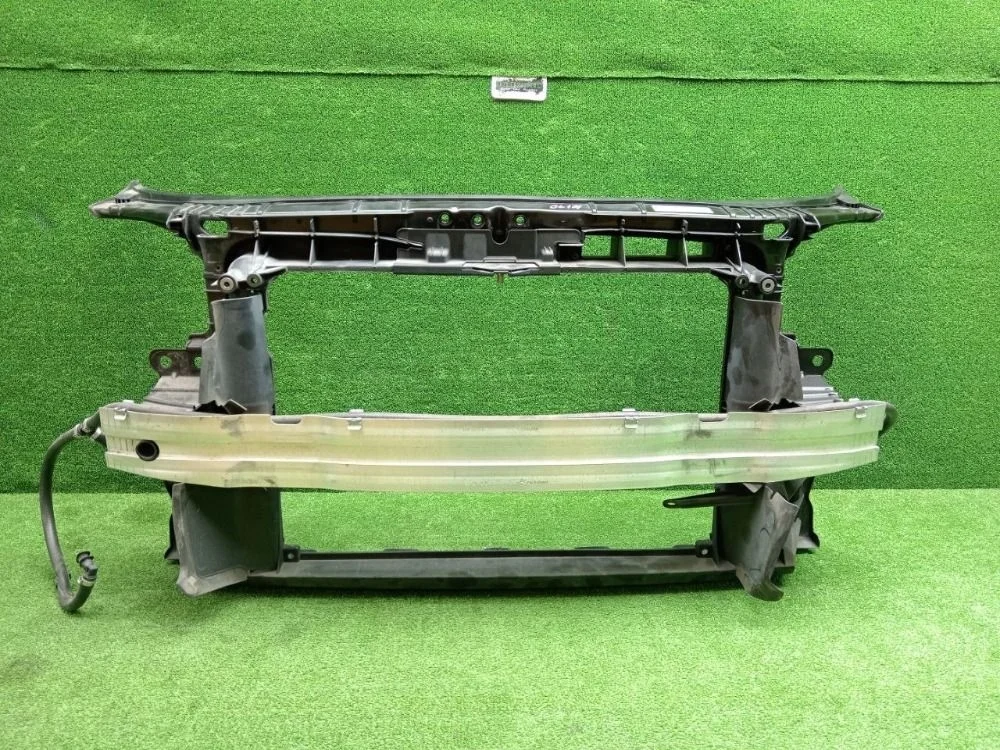 Панель передняя рамка радиатора Audi A3 8P рестайлинг 2 (2008—2013)