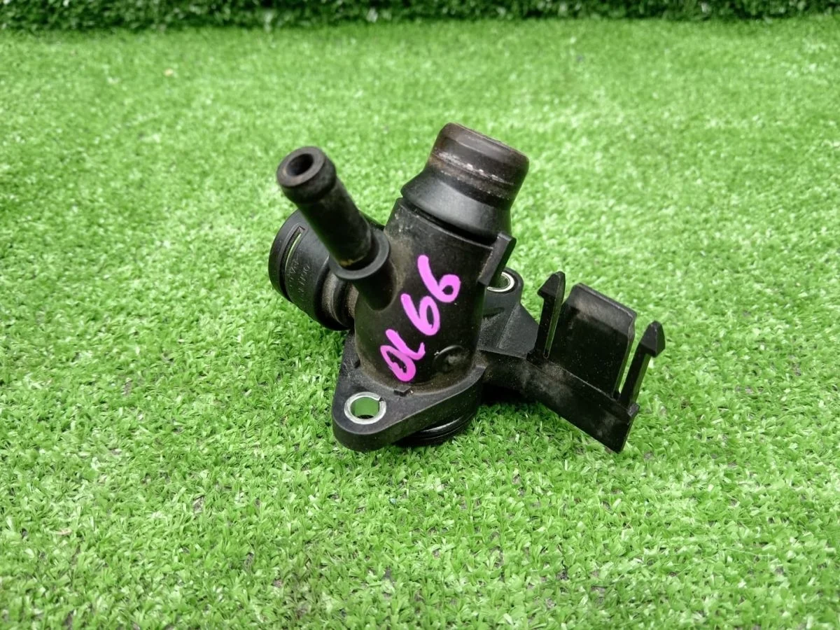 Фланец системы охлаждения Audi A4 Allroad Quattro B8 (2009—2011)