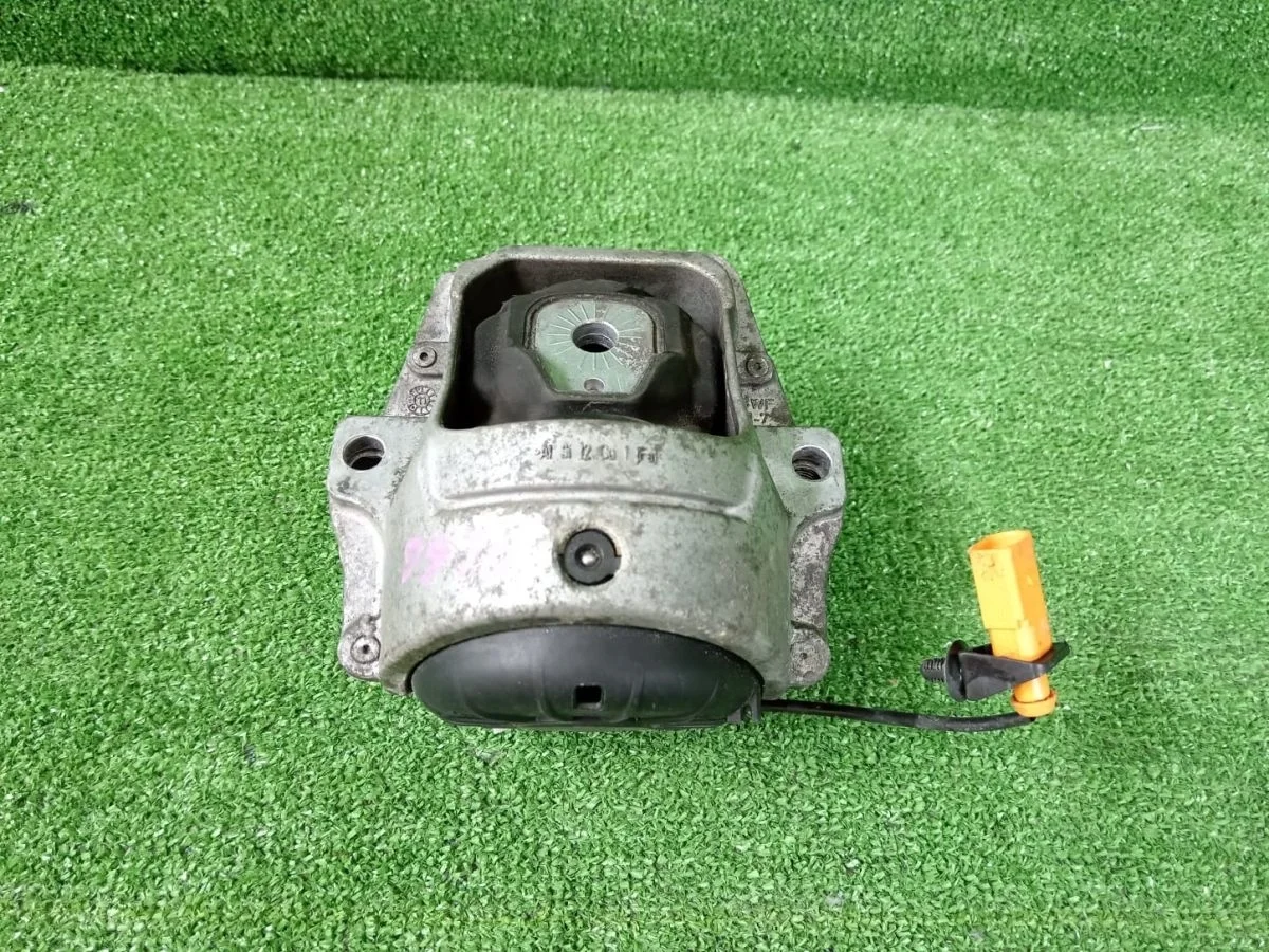 Подушка двигателя левая Audi A4 Allroad Quattro B8 (2009—2011)