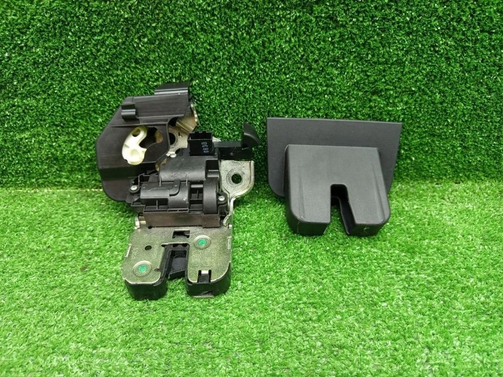 Замок крышки багажника Audi A3 8P рестайлинг 2 (2008—2013)