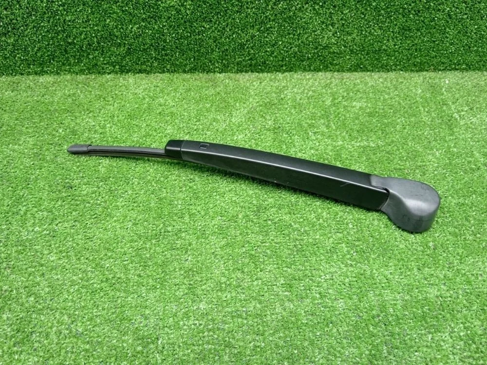 Поводок заднего стеклоочистителя Volkswagen Golf Mk6 (2008—2012)