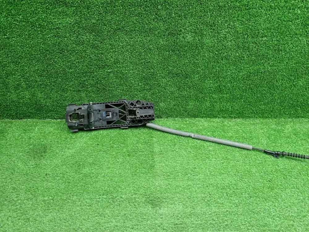 Кронштейн ручки двери Volkswagen Golf Mk7 (2012—2017)