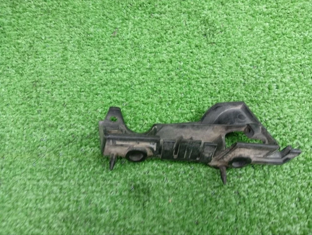 Кронштейн переднего бампера Audi A4 B8 (2007—2012)