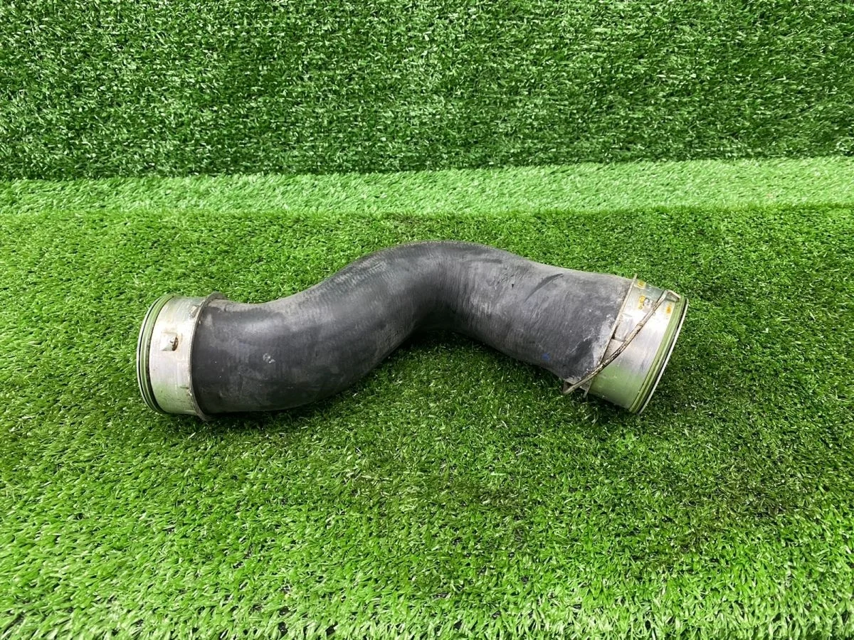 Патрубок интеркулера 1K0145832J Audi A3 8P рестайлинг 2 (2008—2013)