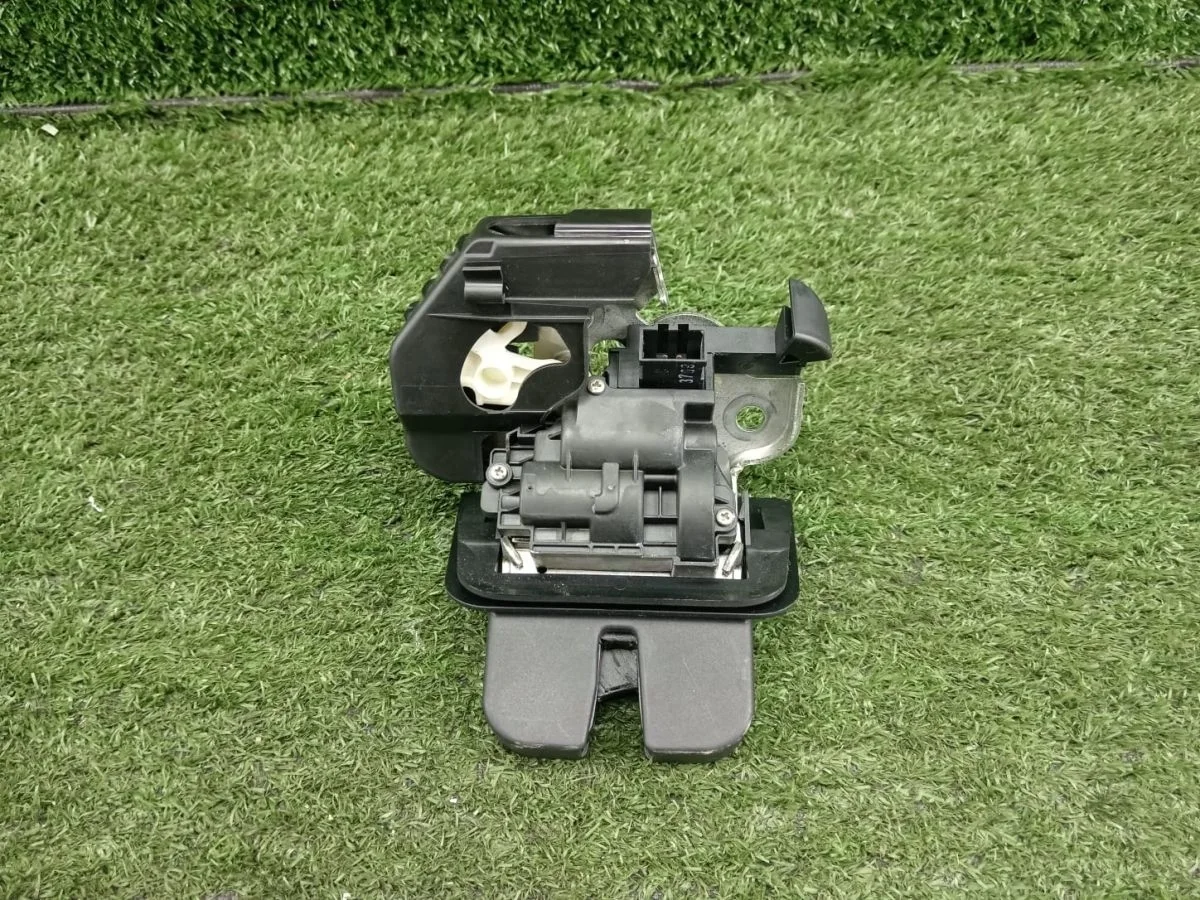 Замок крышки багажника Audi S3 8P рестайлинг 2 (2008—2012)