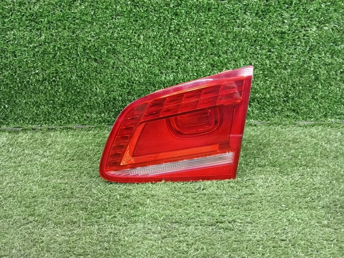 Фонарь задний правый в крышку Volkswagen Passat B7 (2010—2015)