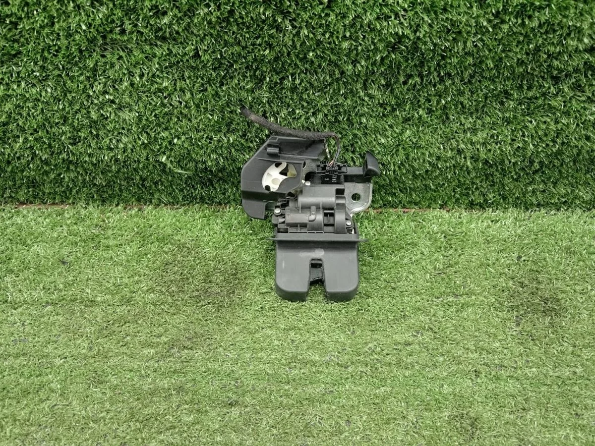 Замок крышки багажника Audi A5 I рестайлинг (2011—2016)