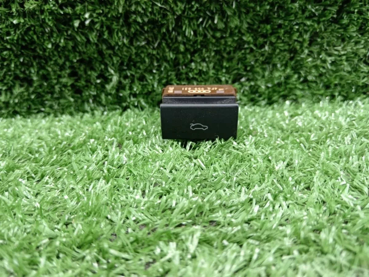 Кнопка багажника Audi A6 C6 рестайлинг (2008—2011)