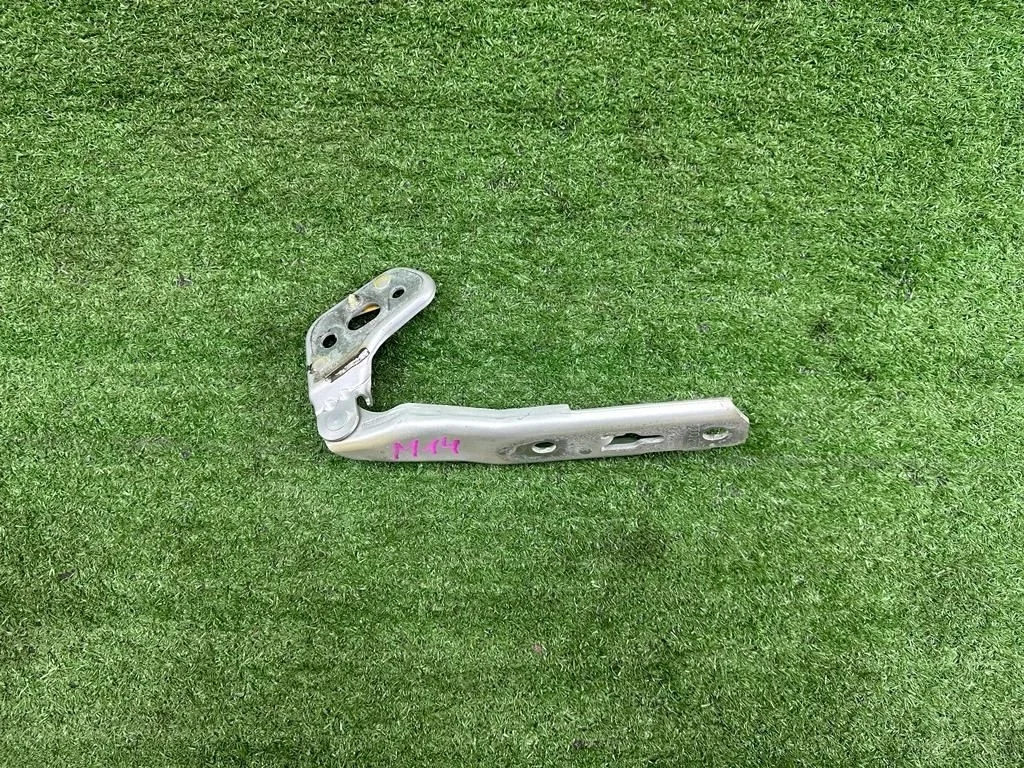 Петля капота левая 4F0823301 Audi A6 C6 рестайлинг (2008—2011)