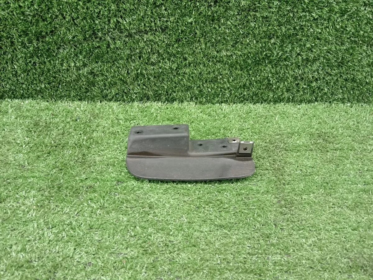 Брызговик задний правый Audi A6 C6 рестайлинг (2008—2011)