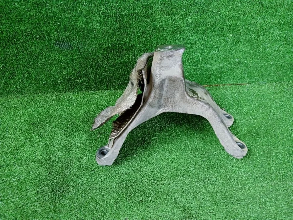 Кронштейн опоры двигателя Audi A4 Allroad Quattro B8 (2009—2011)