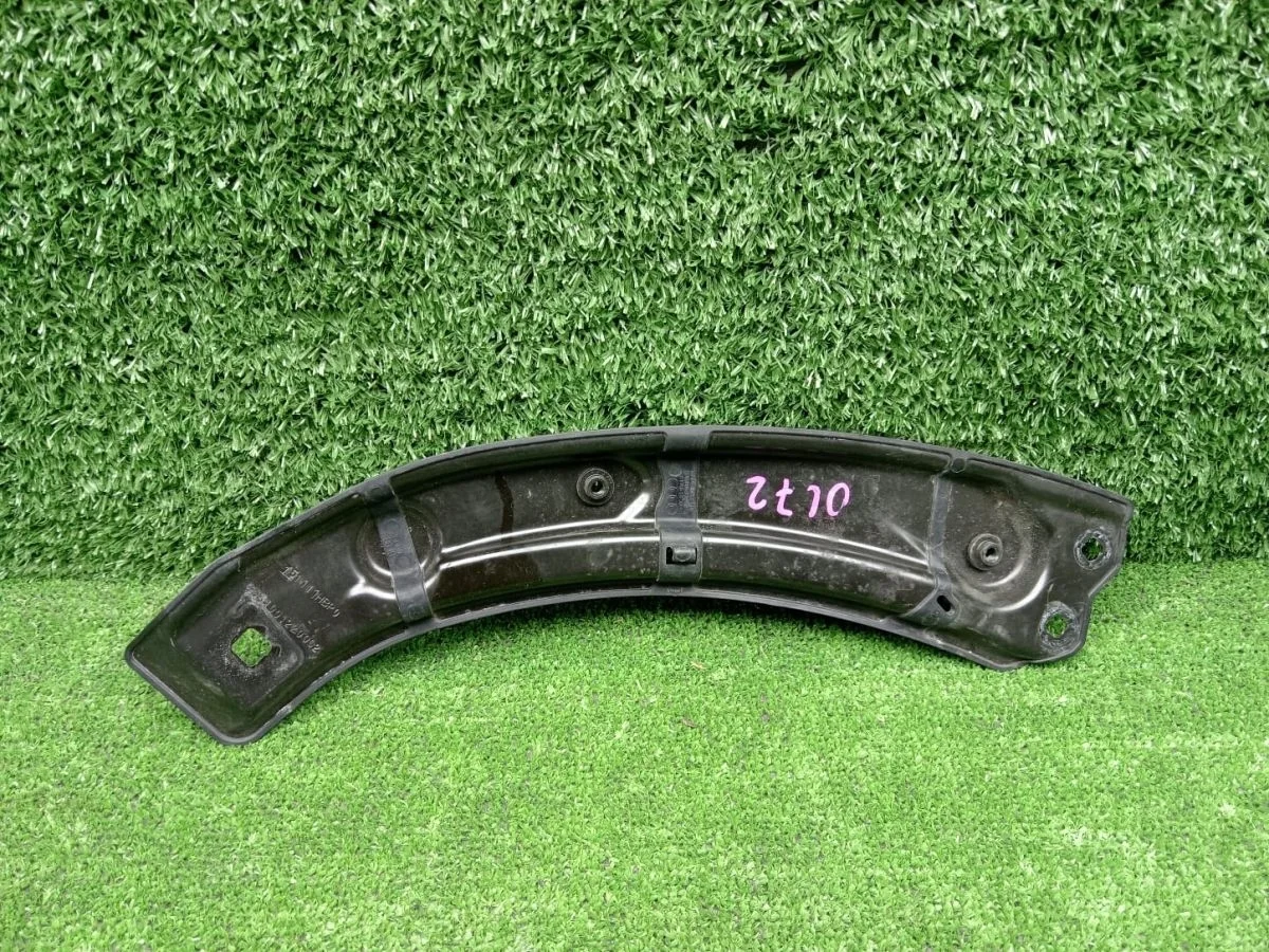 Кронштейн крепления фары правый Audi Q3 I (2011—2014)