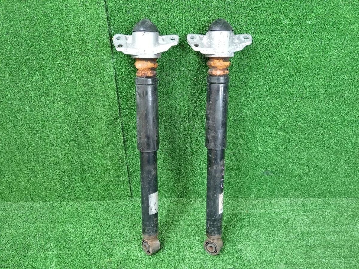 Амортизатор задней подвески пара Audi Q3 I (2011—2014)