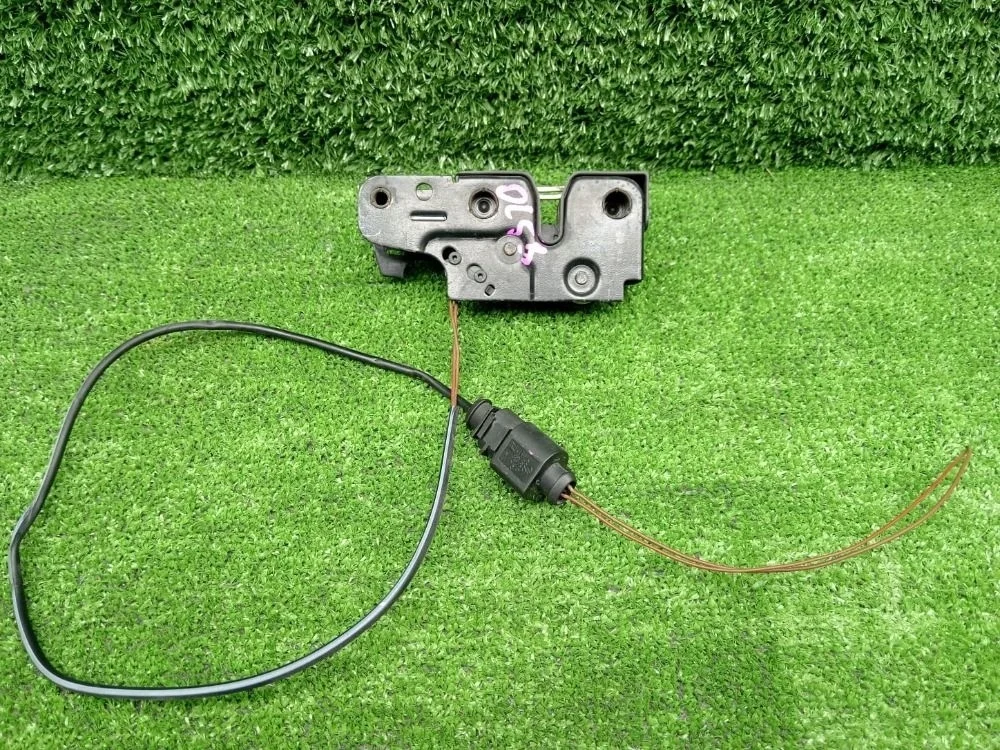 Замок капота Audi A3 8P рестайлинг 2 (2008—2013)