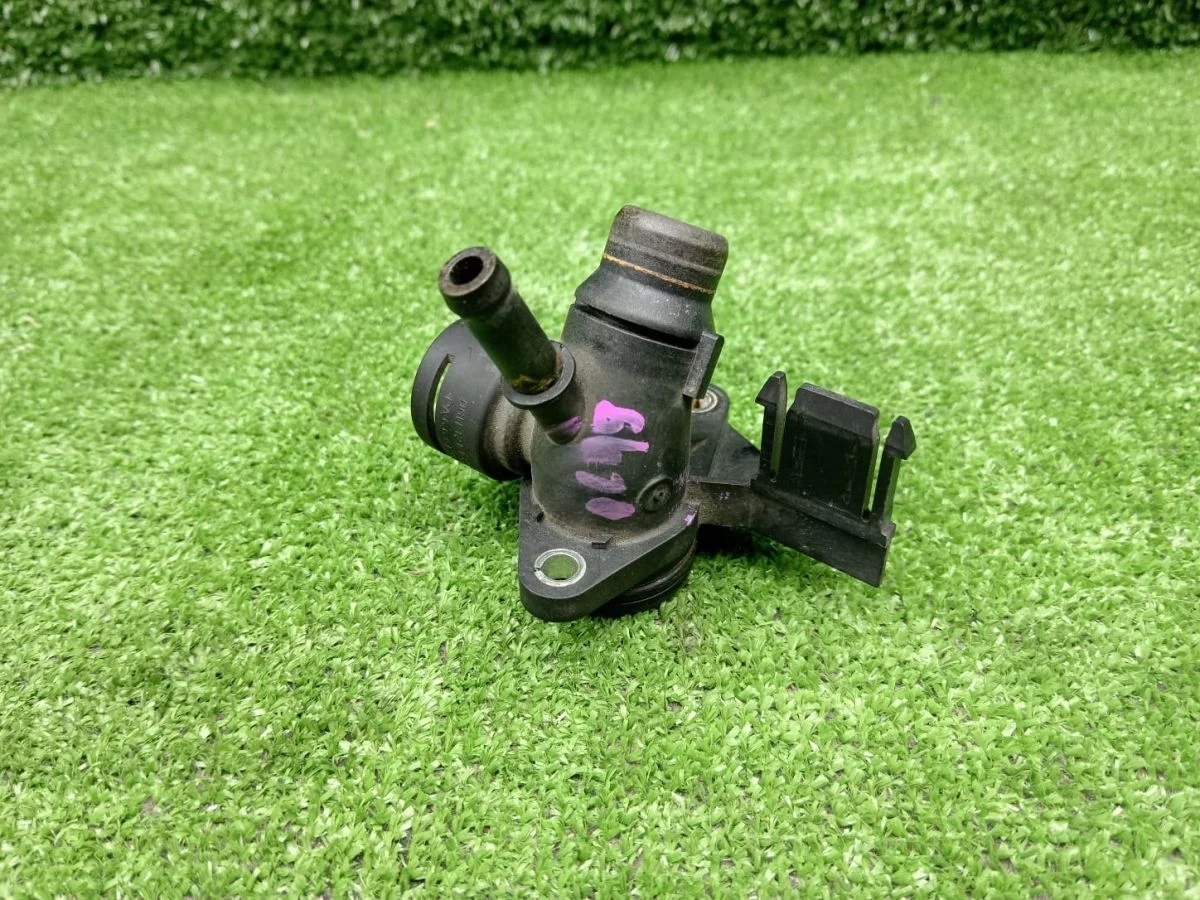 Фланец системы охлаждения Audi Q5 I (2008—2012)