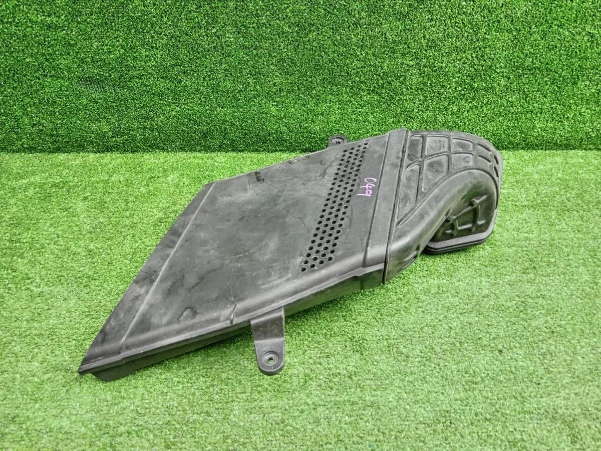 Воздухозаборник 8R0129618F Audi Q5 I (2008—2012)