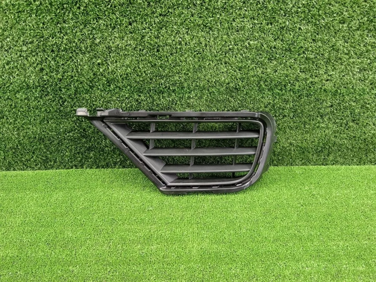 Решетка переднего бампера левая VW Touareg NF2 рестайлинг Volkswagen Touareg II рестайлинг (2014—2018)