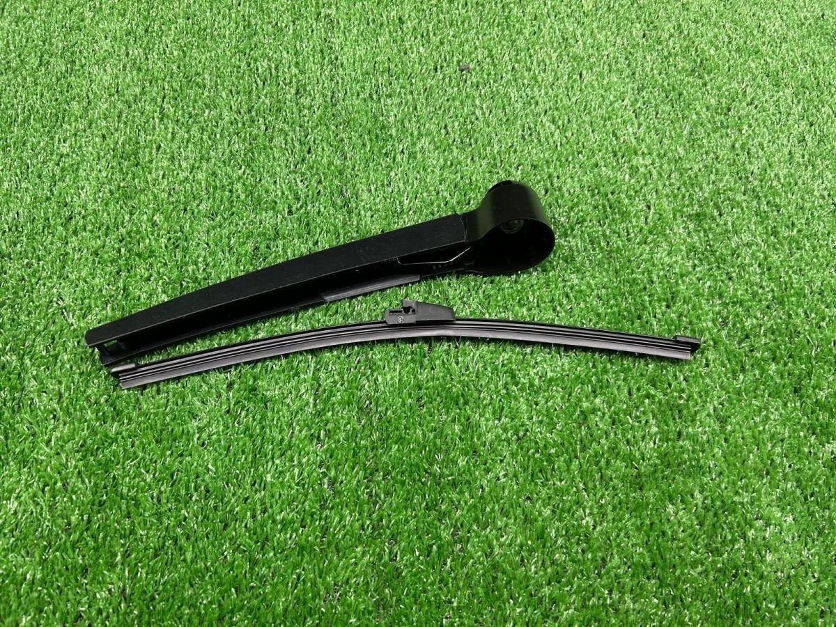 Поводок заднего стеклоочистителя VW Passat B6 B7 Volkswagen Passat B6 (2005—2010)