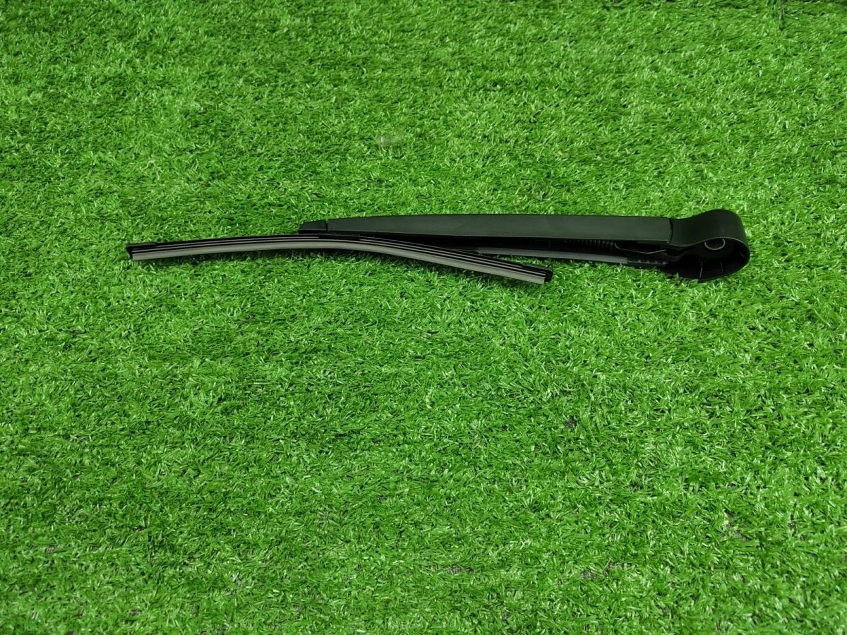 Поводок заднего стеклоочистителя VW Golf 7 Volkswagen Golf Mk7 (2012—2017)