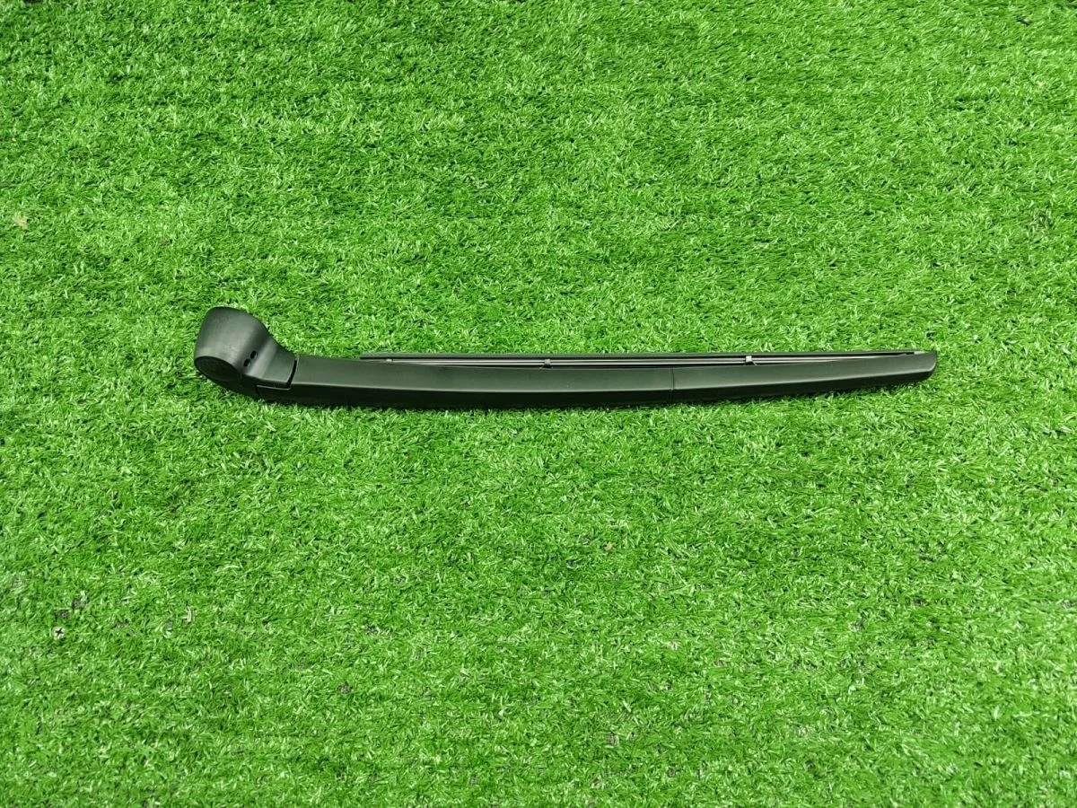 Поводок стеклоочистителя заднего Audi A4 B6 (2000—2006)