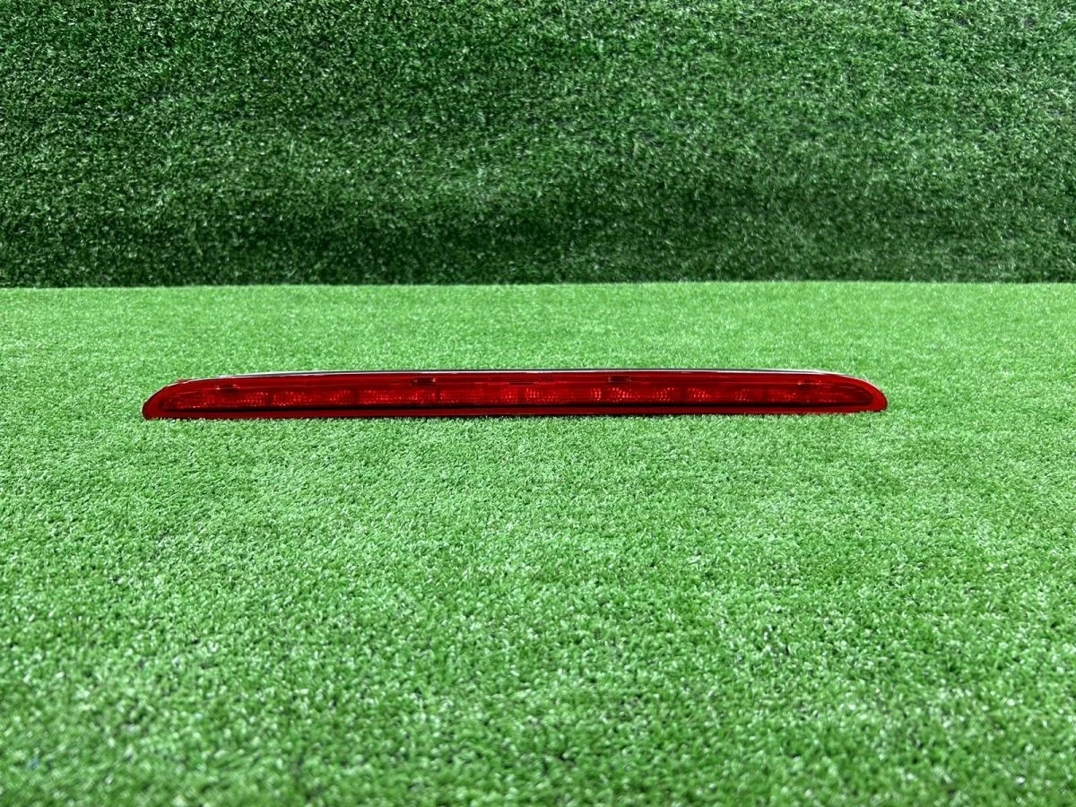 Дополнительный стоп сигнал VW Touareg NF 2011-2018 Volkswagen Touareg II (2010—2014)