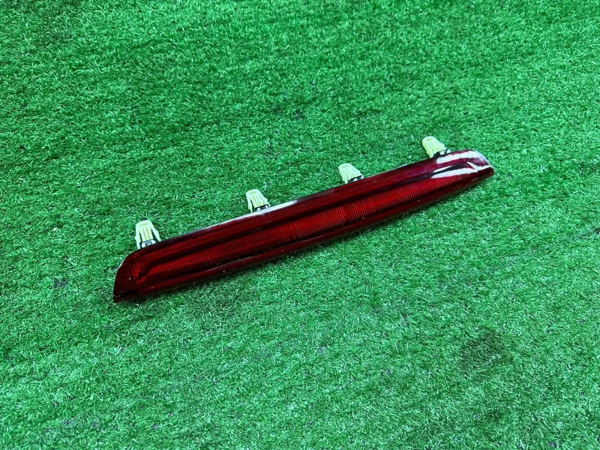 Дополнительный стоп сигнал Audi A3 8P Audi A3 8P рестайлинг 2 (2008—2013)