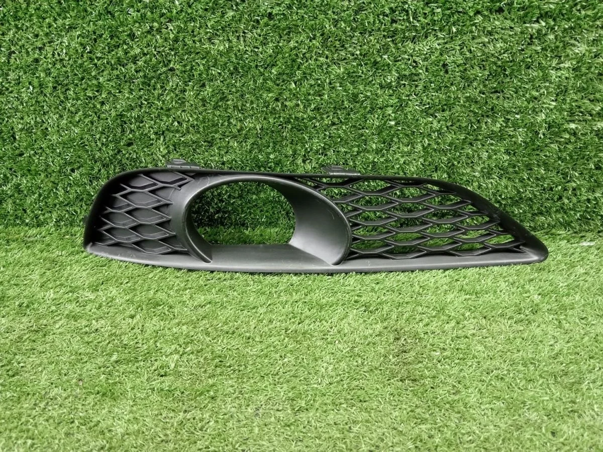 Решетка в бампер левая Audi Q7 4L 2009-2014г Audi Q7 4L (2005—2009)