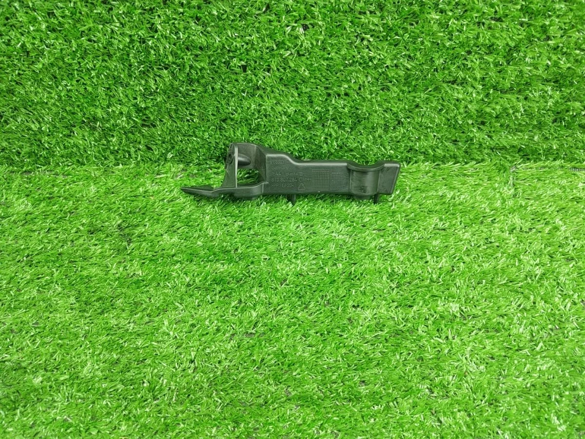 Кронштейн крепления бампера правый Audi A5 S5 Audi A5 I (2007—2011)