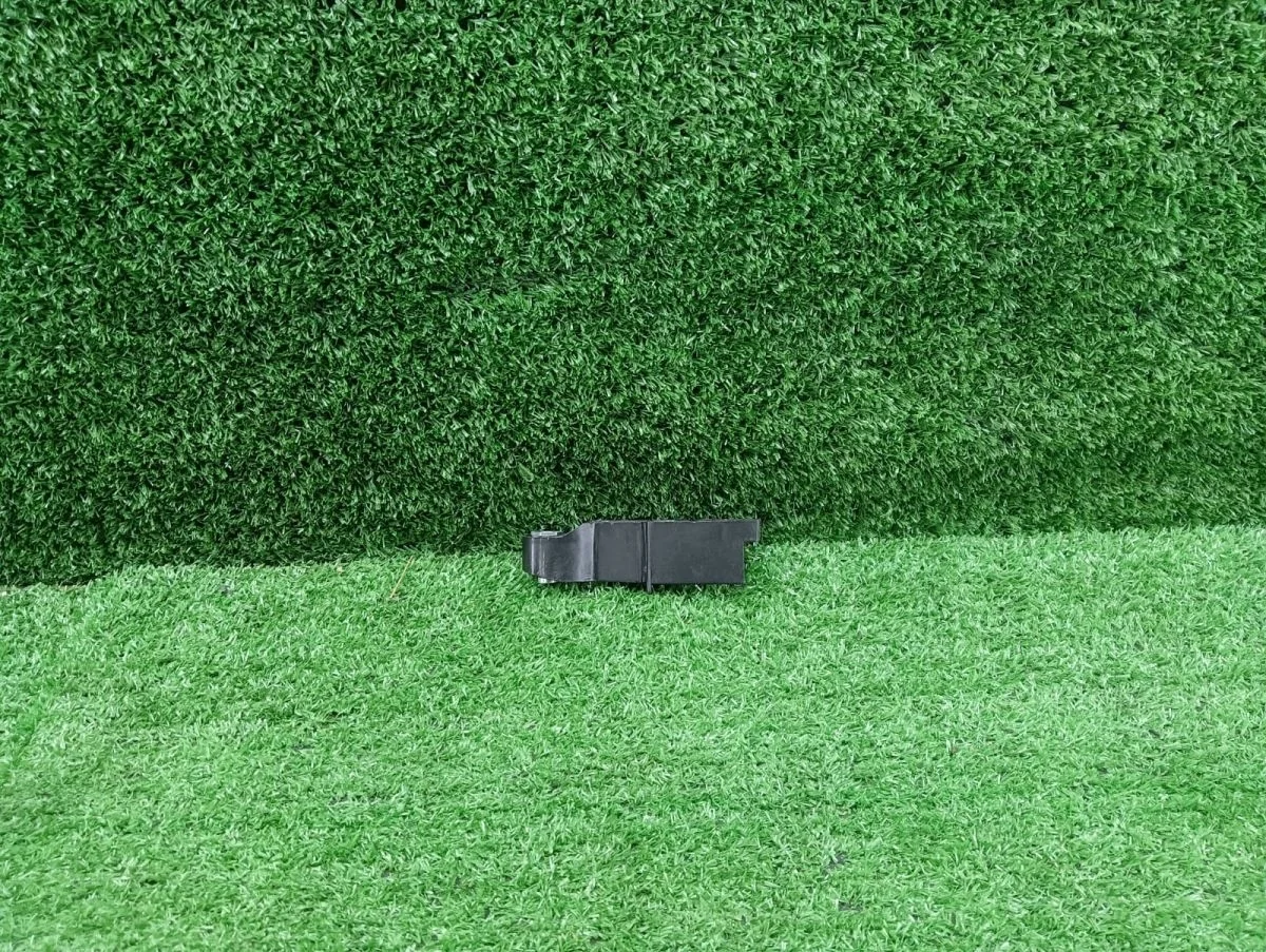 Кронштейн бампера передний правый Audi A6 C6 рестайлинг (2008—2011)