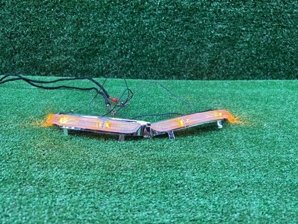 Повторитель поворота в зеркало комплект Skoda Octavia II рестайлинг (2008—2013)