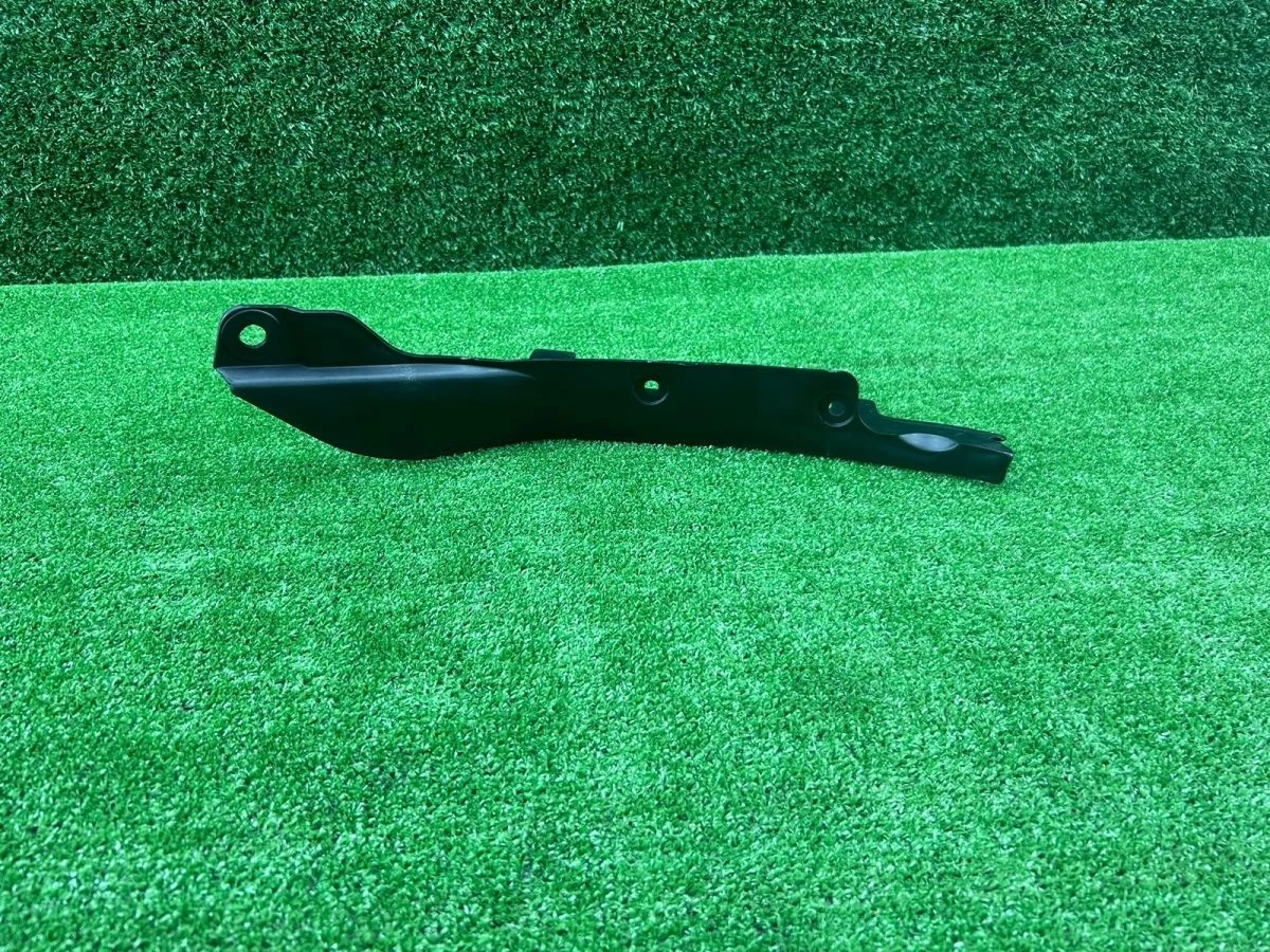 Брызговик передний левый Audi A6 C6 (2004—2008)