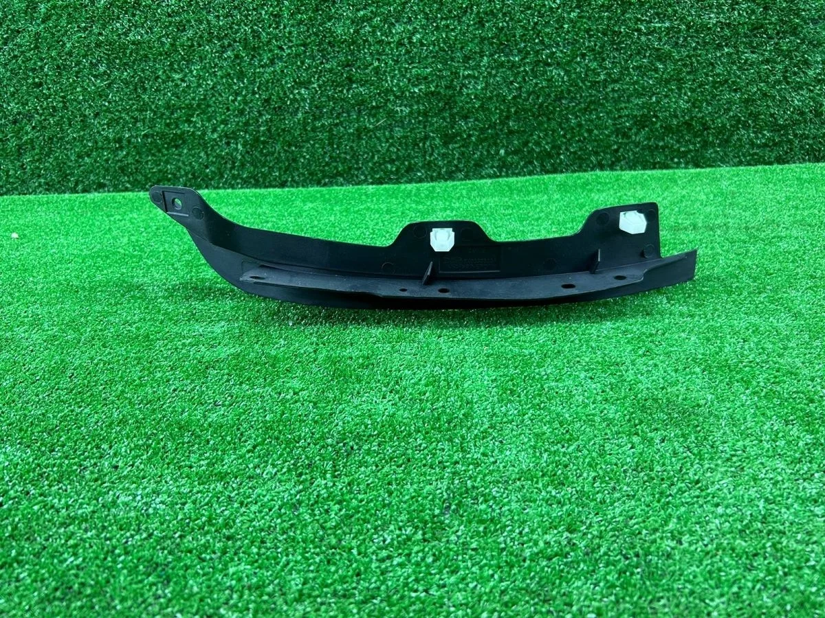 Брызговик передний правый Audi A4 B8 (2007—2012)