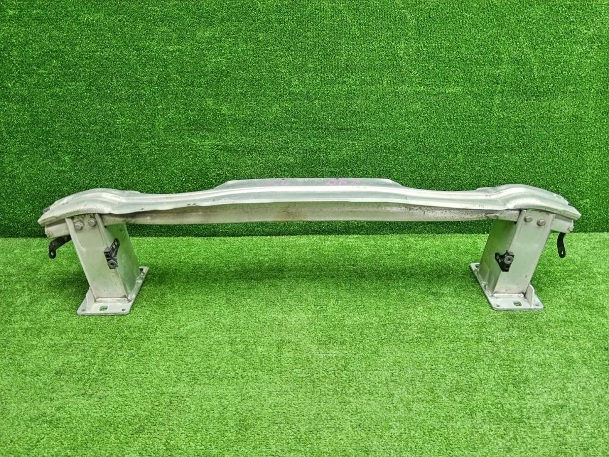 Усилитель переднего бампера Audi A4 B8 рестайлинг (2011—2015)